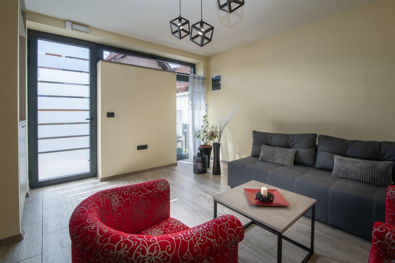 Central Point Valjevo Bagian luar foto